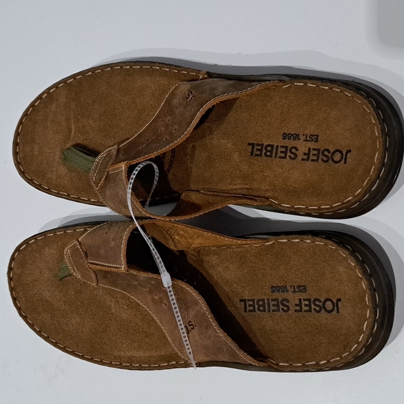 Josef Seibel® Maverick 05 Leather Slip-on Sandals. - Picture 7 of 10